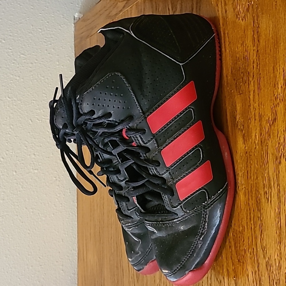 Adidas Basketball shoe 5 men's